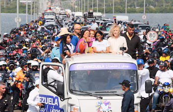 Le président par intérim Delcy Rodríguez a également appelé le chavisme à descendre dans la rue pour exiger la fin des sanctions imposées par les États-Unis au pays. Miraflores/Reuters