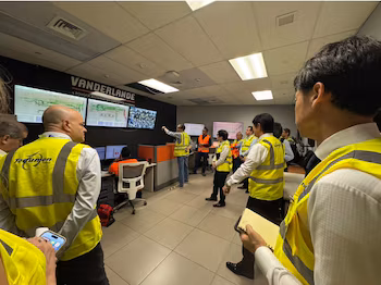 L'inspection comprenait un examen de l'état des pistes pour une éventuelle route directe entre Panama et Tokyo. Tiré d'Instagram
