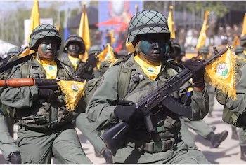 Militaires vénézuéliens lors d'un défilé