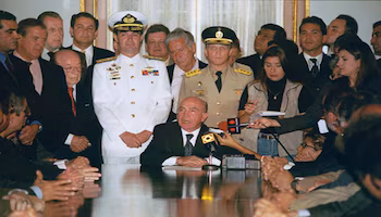 Le 12 avril 2002, le président de l'association patronale Fedecámaras, Pedro Carmona Estanga, a prêté serment comme président de la République après le coup d'État contre Chávez.