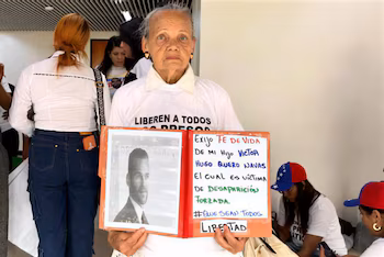 La recherche de son fils Víctor Quero par Carmen Teresa Navas a ému le pays. Elle est décédée dimanche 17 mai dernier.