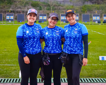 Les archères Camila Alvarenga et Sofía Paiz, membres de l'équipe féminine d'arc à poulies, se sont qualifiées pour les demi-finales et concourront pour des médailles individuelles pour le Salvador./(Comité Olympique d'El Salvador)