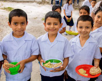 Les actions du Programme alimentaire mondial contribuent à améliorer la nutrition des enfants dans les écoles (Autorisation-PAM)