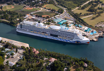 Le flux de visiteurs au premier trimestre s'est divisé en 2,6 millions de touristes et 1,1 million de croisiéristes, confortant les prévisions de revenus annuels. (EFE/ARCHIVES Orlando Barría)