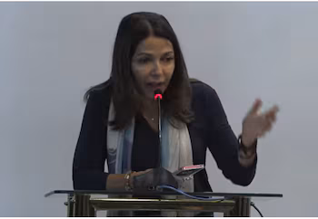 Yasmina Robi, avocate spécialisée en droit maritime et représentante de l'Association panaméenne de droit maritime (APADEMAR), a mis en garde contre le risque de migration des compagnies maritimes hors du Panama. capture vidéo