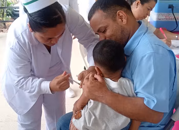 Bien qu’elle puisse toucher n’importe qui, la rougeole est plus fréquente chez les enfants, c’est pourquoi la vaccination est obligatoire.