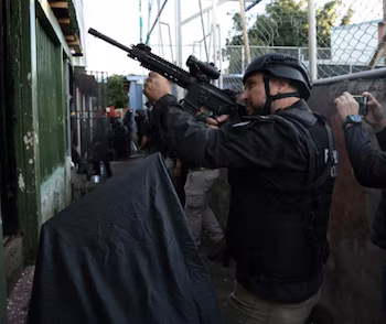 L'OIJ a signalé au moins 40 arrestations et a dirigé une partie de l'opération contre des hôtels et des entreprises liés à l'organisation du trafic de drogue./ (Police du Costa Rica 2.0)