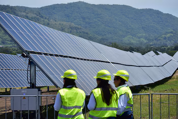 La plus grande centrale de panneaux solaires au Salvador - AES El Salvador - Emerson Del Cid
