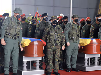 Les funérailles de deux des soldats vénézuéliens tombés à Apure en mars 2021