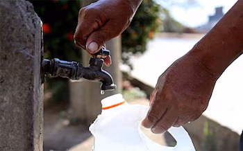 La crise de l'eau potable à Tegucigalpa et Comayagüela fait que certains quartiers sont desservis tous les 15 ou 20 jours, selon l'AMDC.
