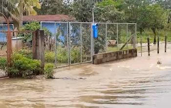 Au total, 220 personnes restent dans cinq abris après les inondations enregistrées dans les communautés de Sarapiquí. Crédit : Croix-Rouge