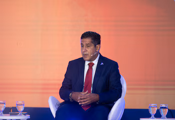 Le chef de la faction Pueblo Soberano, Nogui Acosta, a présenté ses excuses pour les déclarations de Murillo et a demandé d'élever le niveau du débat législatif. EFE/Orlando Barria