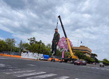 Le régime d'Ortega et Murillo a ordonné l'installation d'une statue géante de Fidel Castro à Managua. photo de stock