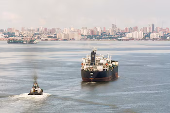 Un pétrolier naviguant sur le lac Maracaibo, à Cabimas, Venezuela (REUTERS/Issac Urrutia)