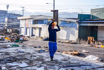 Le maire de San Salvador intervient dans les avenues, passages et secteurs proches du cimetière Los Ilustres pour organiser une zone liée au commerce informel. (Photo : Bureau du maire de San Salvador Centro)