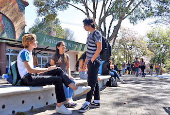 Seulement 2,8 % des étudiants ont exprimé leur intérêt pour les sciences de l'éducation, un domaine qui figurait parmi les moins appréciés dans l'enquête. Source : Université du Costa Rica