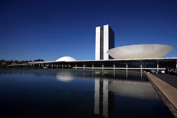 Le Congrès national du Brésil, conçu par l'architecte Oscar Niemeyer, à Brasilia le 7 avril 2010. Le rêve était grand BRÉSIL-BRASILIA/ REUTERS/Ricardo Moraes