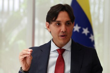 Le président par intérim de la Banque centrale du Venezuela, Luis Perez, s'exprime lors d'un entretien avec Reuters à Caracas, Venezuela, le 14 mai 2026. REUTERS/Leonardo Fernandez Viloriaia