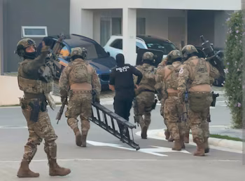 Après l'arrestation d'Edwin López Vega en juin 2025, des écoutes téléphoniques ont montré que ses fils avaient pris le contrôle du groupe criminel. (Police costaricaine 2.0)