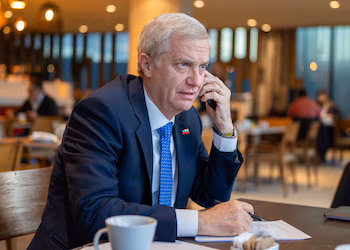 Le président José Antonio Kast s'entretient par téléphone avec la présidente en charge du Venezuela, Delcy Rodríguez (EFE/Présidence du Chili/File)