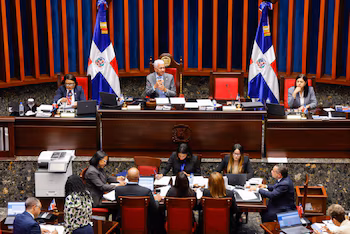 Le programme de réformes que le Sénat dominicain réactivera en 2026 comprend la police, la santé et l'éducation, mais l'ordre des priorités reste surprenant./ (Sénat de la République dominicaine)