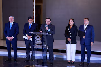 Le gouvernement a approuvé le décret exécutif PCM 015-2026 pour libérer l'emprise du contournement sud de Tegucigalpa. (PHOTO : Maison présidentielle)