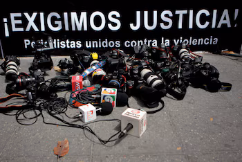 Le régime chaviste a arrêté des journalistes et fermé des médias, en plus de créer un cadre juridique restrictif qui affecte le débat public. EFE/Esteban Biba/Archives