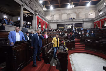 L'initiative Vamos 6810 propose de supprimer l'IDP et la TVA sur l'essence ordinaire et supérieure pendant six mois, en plus d'accorder 12 Q12 par gallon de diesel.