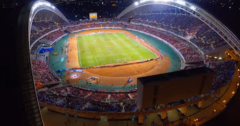 Le Stade national du Costa Rica et le Stade Rommel Fernández du Panama compensent leur moindre capacité par des infrastructures urbaines, une connectivité et des conditions techniques.