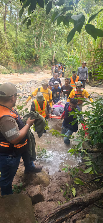 Les pompiers poursuivent la recherche d'un garçon de six ans emporté par une rivière à Comayagua