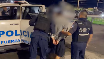 Le suspect, du nom de Cortez, a tenté de s'échapper lorsqu'il a observé les policiers dans le Barrio San Jorge. Crédit : MSP