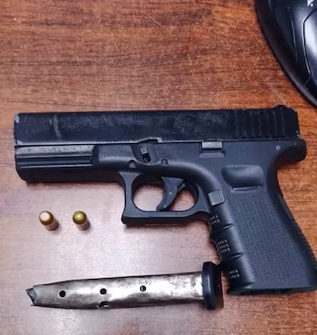 La Police Nationale a saisi une arme à feu modifiée lors des opérations menées./ (Réseaux Diego Pesqueira)