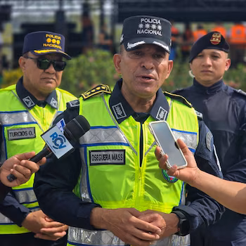 Le commissaire général Rigoberto Oseguera Mass, directeur de la Police Nationale, a expliqué l'approche de supervision directe des interventions. (Photo : Police nationale)