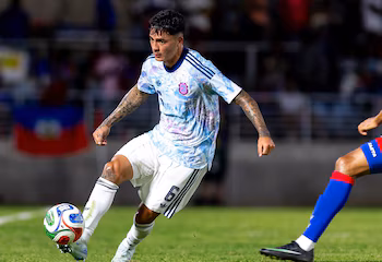 L'arrière droit de Cartaginés doit se présenter une fois par mois devant le parquet de Cartago et éviter tout contact avec le plaignant et sa famille. Crédit : Réseaux sociaux Carlos Barahona