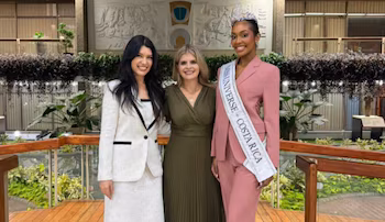 De gauche à droite : la directrice nationale de l'organisation, Yessenia Ramírez ; la présidente de la République, Laura Fernández ; et María Alejandra Acosta, Miss Univers Costa Rica 2026, lors de la réunion à la Maison Présidentielle.
