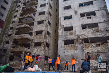 Bâtiments expulsés à Cuba, des centaines de Cubains vivent dans ces bâtiments dangereux