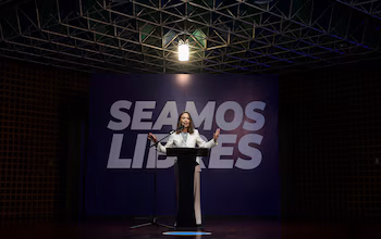 La chef de l'opposition vénézuélienne Maria Corina Machado, qui est revenue au pays après près d'un an d'absence, s'adresse à la presse, à Caracas, Venezuela, le 29 octobre 2026. REUTERS/Gaby Oraa
