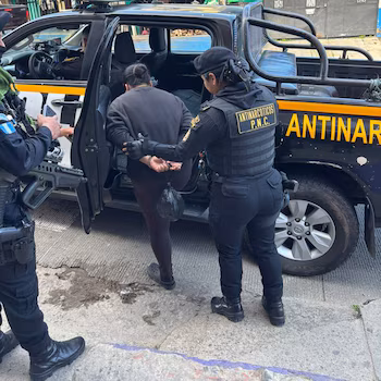 Les forces de sécurité ont mené onze raids dans quatre départements du Guatemala pour lutter contre le blanchiment d'argent.