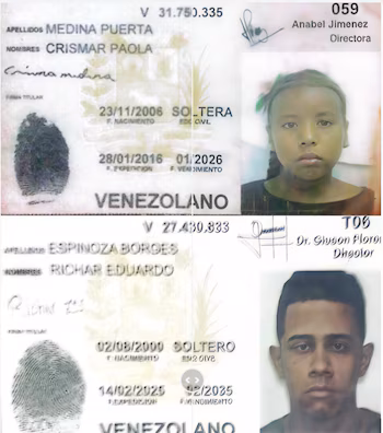 Deux cartes d'identité du Venezuela avec portraits d'une jeune fille et d'un jeune homme, empreintes digitales, signatures et données personnelles imprimées