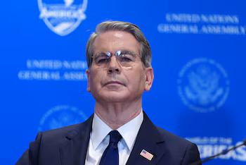 Le secrétaire américain au Trésor, Scott Bessent, assiste à une réunion (AP/Julia Demaree Nikhinson/File)